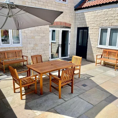 Rye Court And Annex Hemsley 赫尔姆斯利